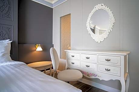 Deluxe Triple Room with Sea View