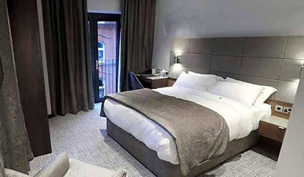 DoubleTree by Hilton Belfast City Ten Square