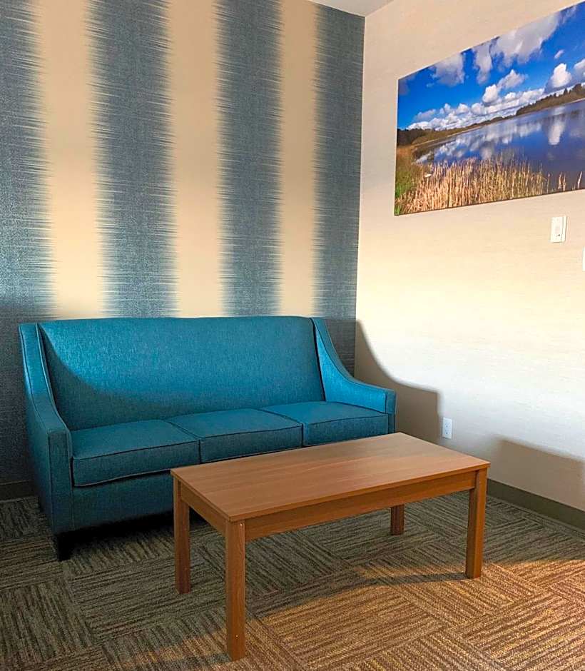 Meridian Inn & Suites Regina Airport