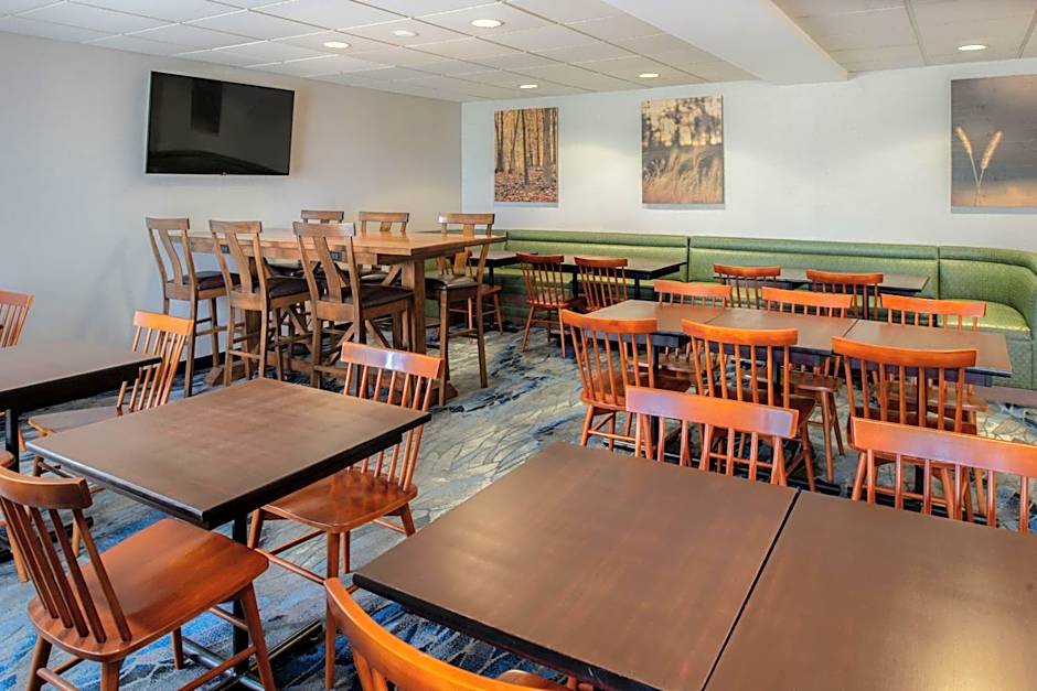 Fairfield Inn & Suites by Marriott Dayton Troy