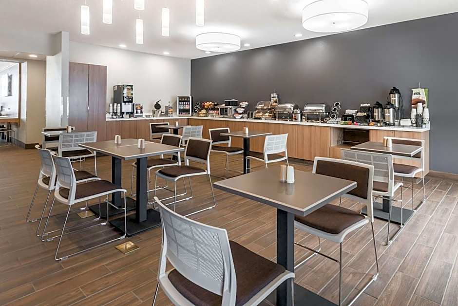 Microtel Inn & Suites by Wyndham New Martinsville