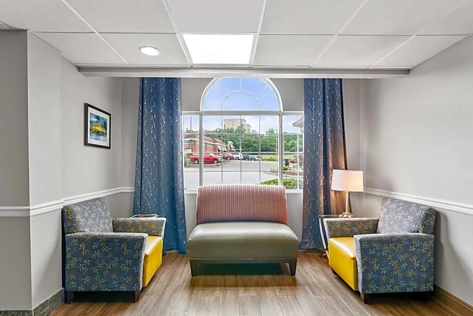 Quality Inn & Suites I-81 Exit 7