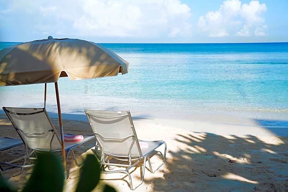 Hampton by Hilton Grand Cayman Seven Mile Beach