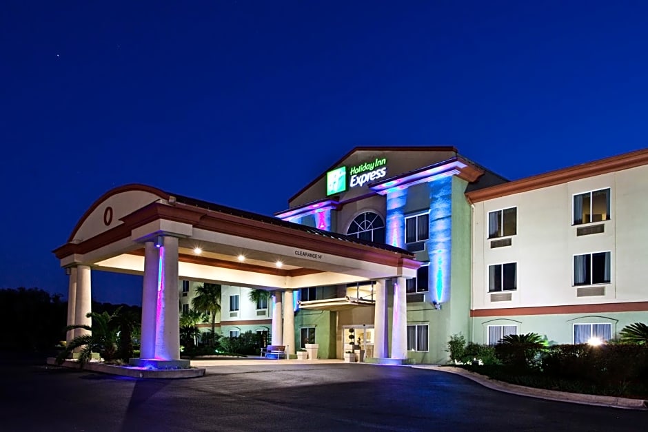 Holiday Inn Express Hotel & Suites Live Oak