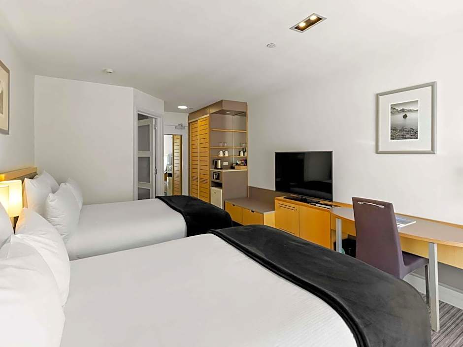 Novotel Queenstown Lakeside