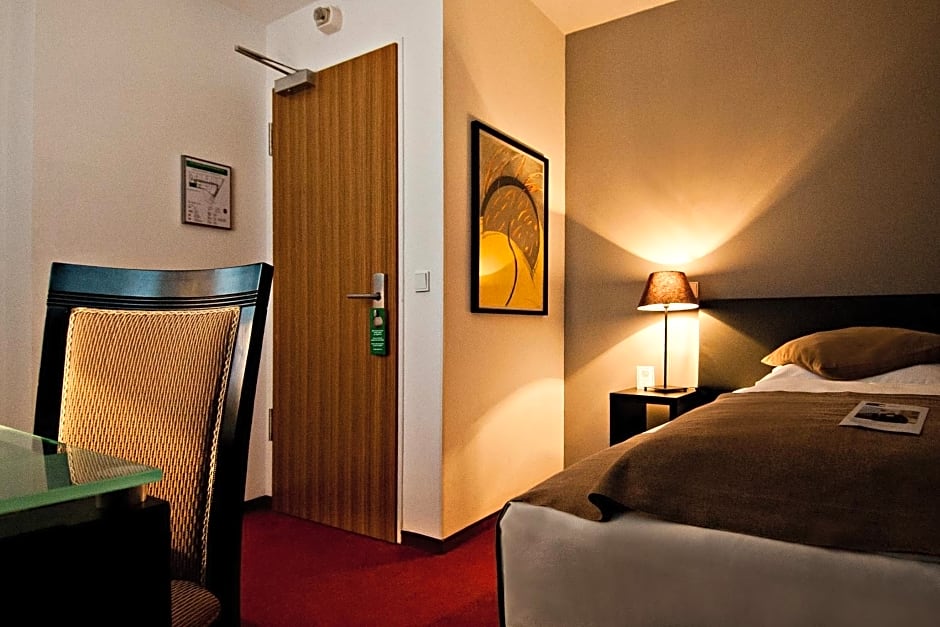 Photo 1 of 5 of Economy Single Room