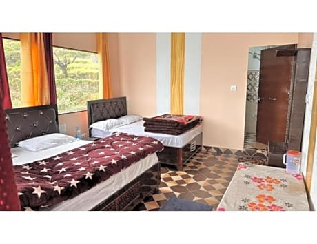 Goroomgo Anjali Home Stay Deoriatal Uttarakhand