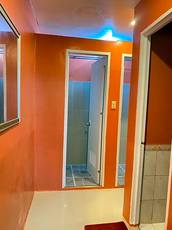 Laguno Hostel and Guest House