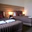 Red Cedars Motel