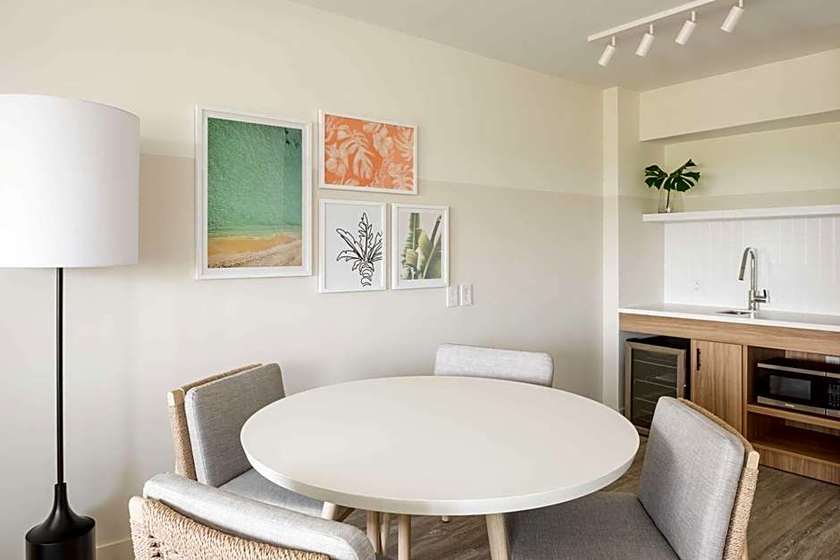 Hampton by Hilton Grand Cayman Seven Mile Beach