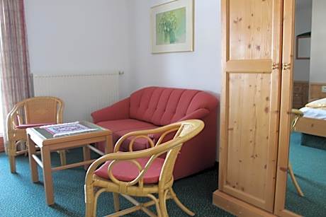 Apartment with Mountain View