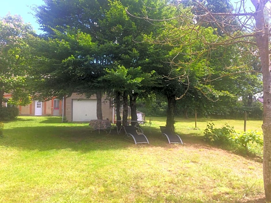 Le manoir de la Source au bord de l'EuroVélo 6