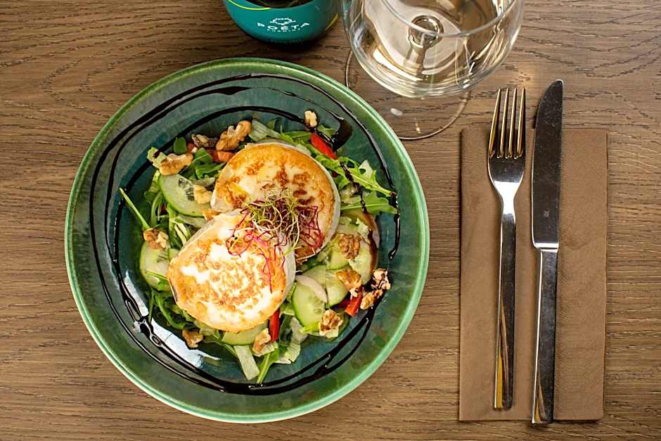 Barka Galéria Hotel és Étterem