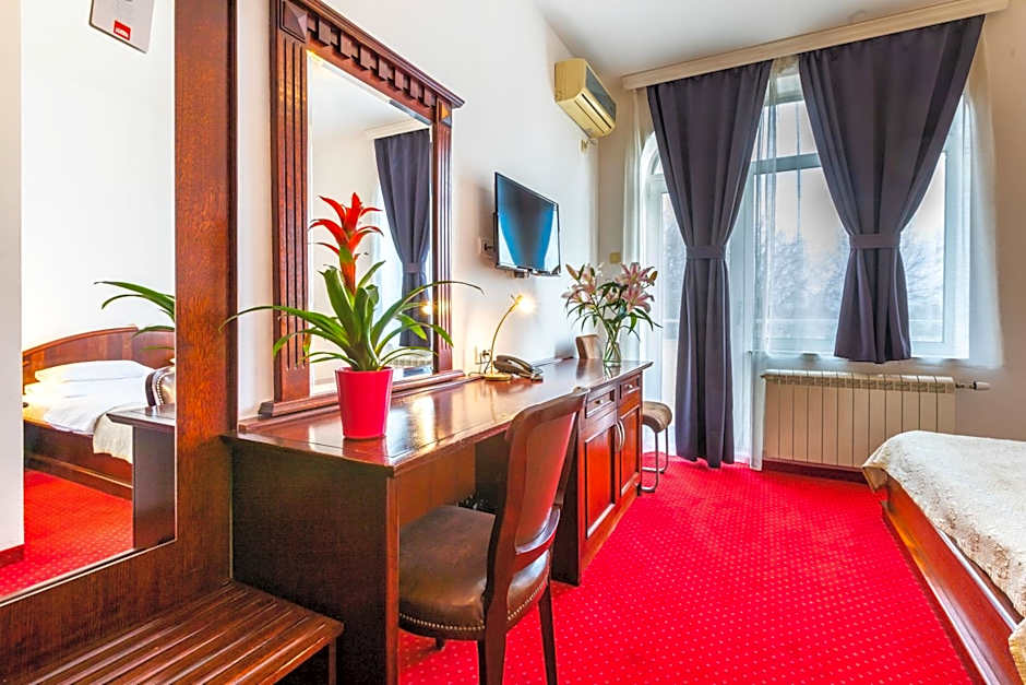 Garni Hotel Royal Crown