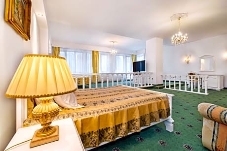 Executive Double Room with Two King Beds and  Balcony