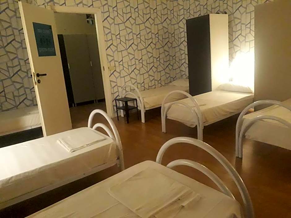 Balarm - Hostel and Bar