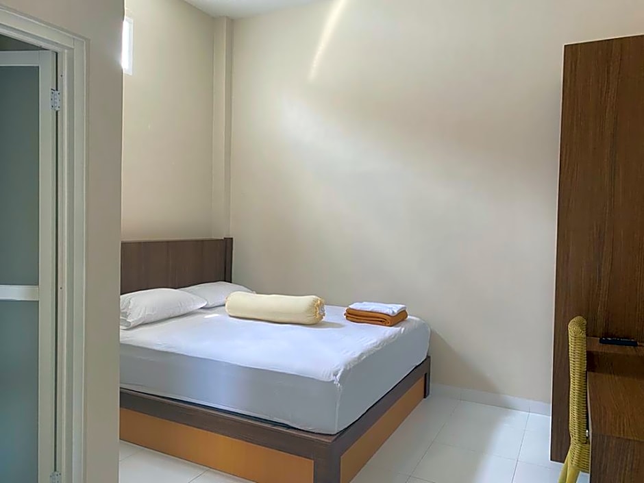 Nietsa Guest House Palu RedPartner