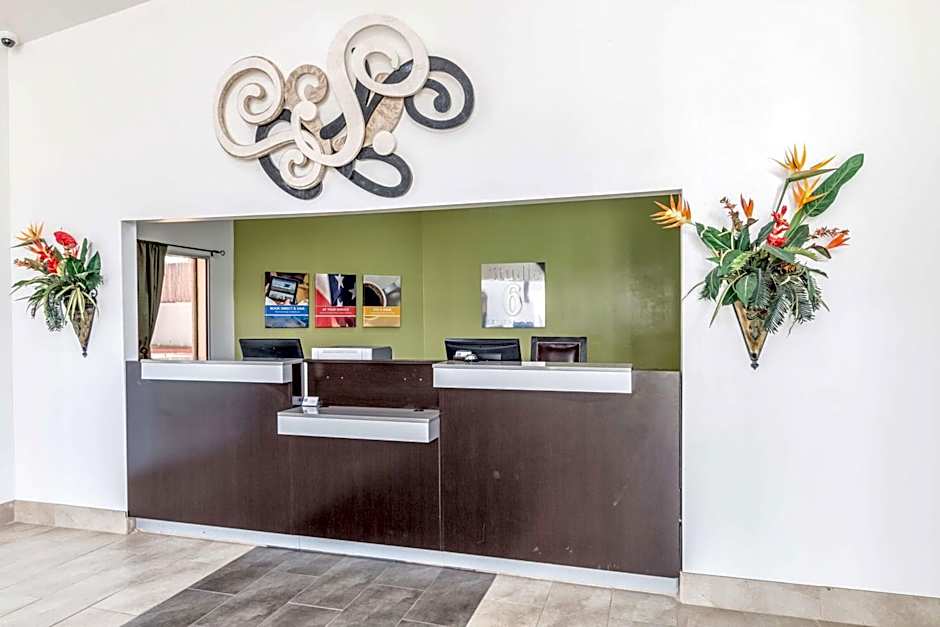 Studio 6-Arlington, TX