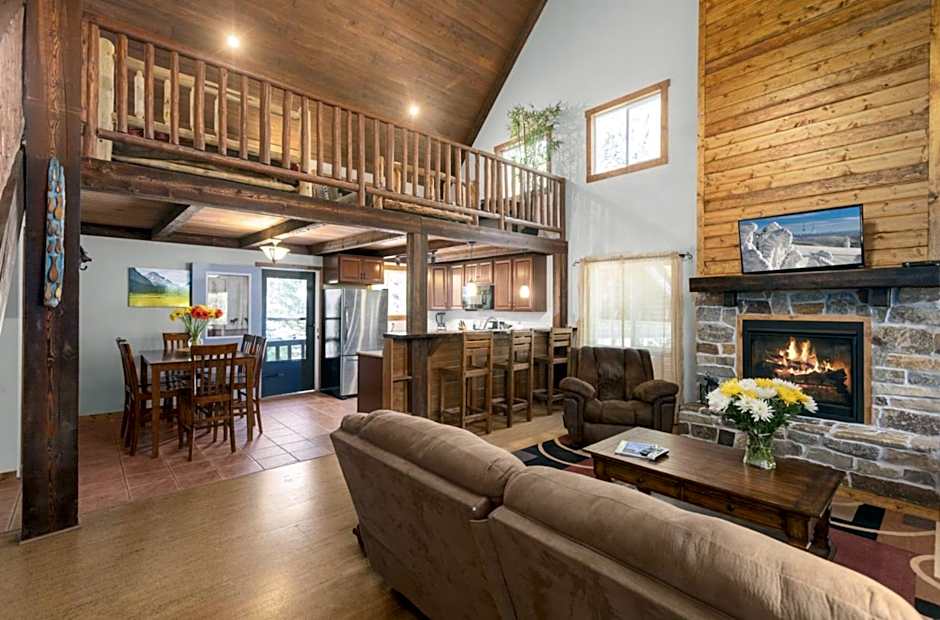 Summit Mountain Lodge and Steakhouse