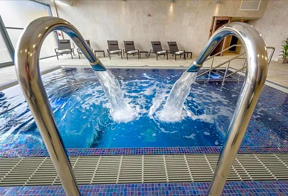 The Warren Holiday Park - Family Chalet