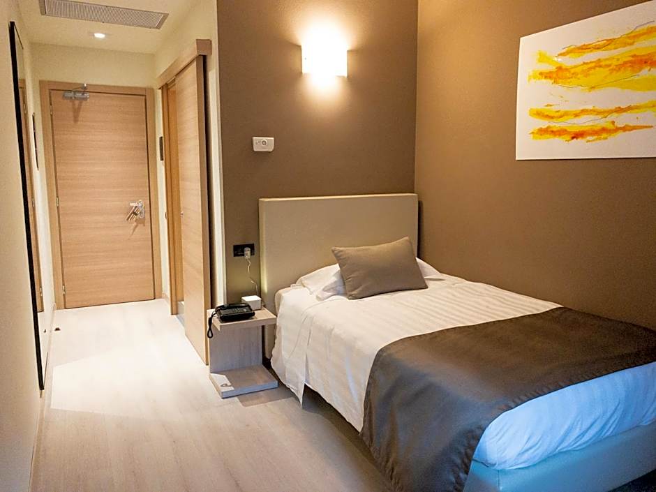 Helios Hotel & Restaurant