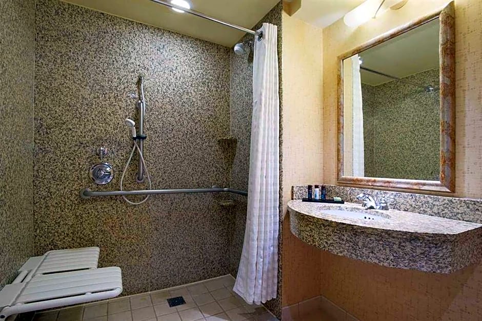 Embassy Suites by Hilton Norman Hotel & Conference Center