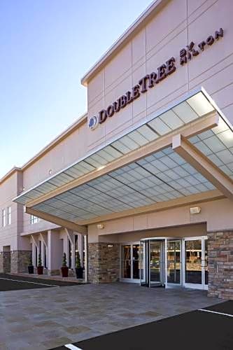 DoubleTree by Hilton Hotel Raleigh - Brownstone - University