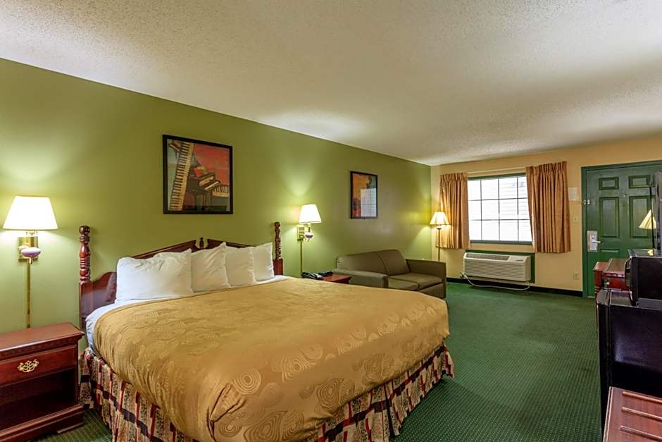 Angel Inn Near IMAX, a Travelodge by Wyndham