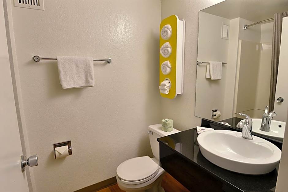 Motel 6-Danvers, MA - Boston North