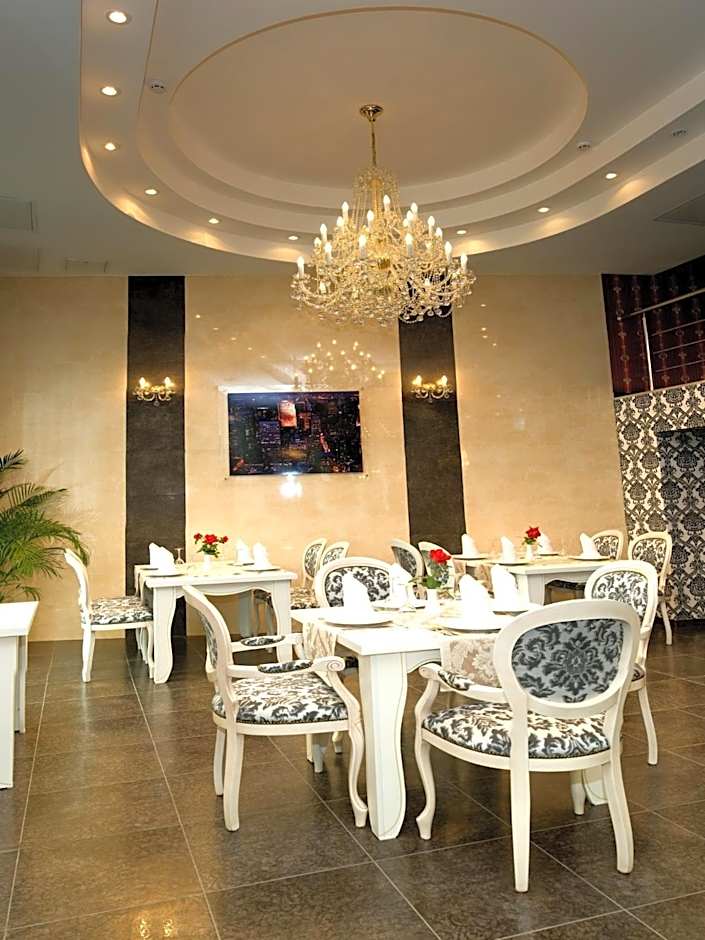 Manhattan Hotel & Restaurant