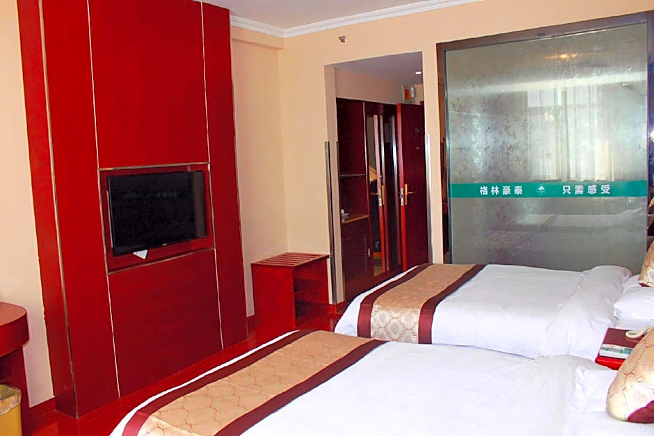 GreenTree Inn Zhenjiang Jurong Yalong Business Hotel