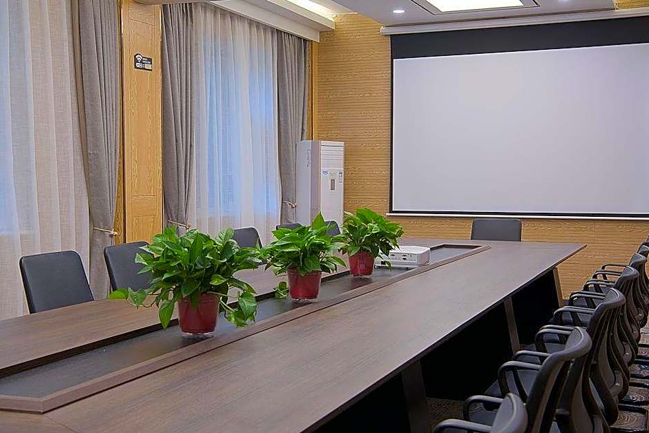 GreenTree Inn Puyang Ruifengyuan Business Hotel