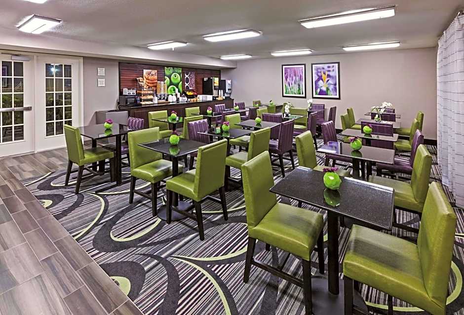 La Quinta Inn & Suites by Wyndham San Marcos