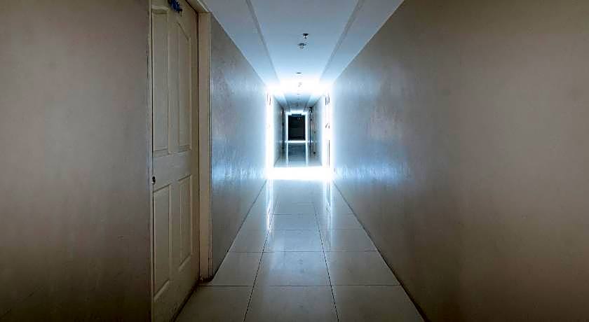 RedDoorz @ Melbourne Suites Makati