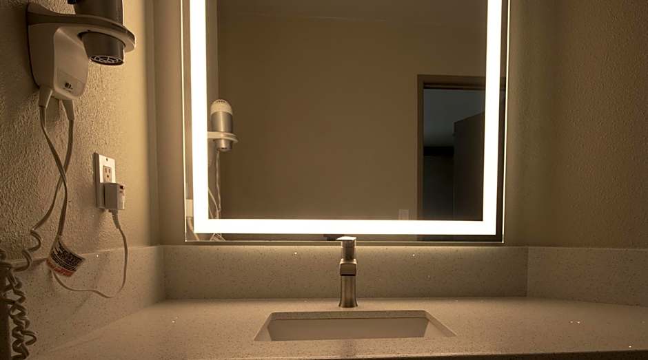 Days Inn by Wyndham Carlsbad