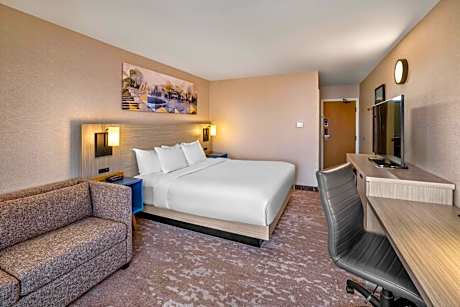 Standard King Room - Non-Smoking