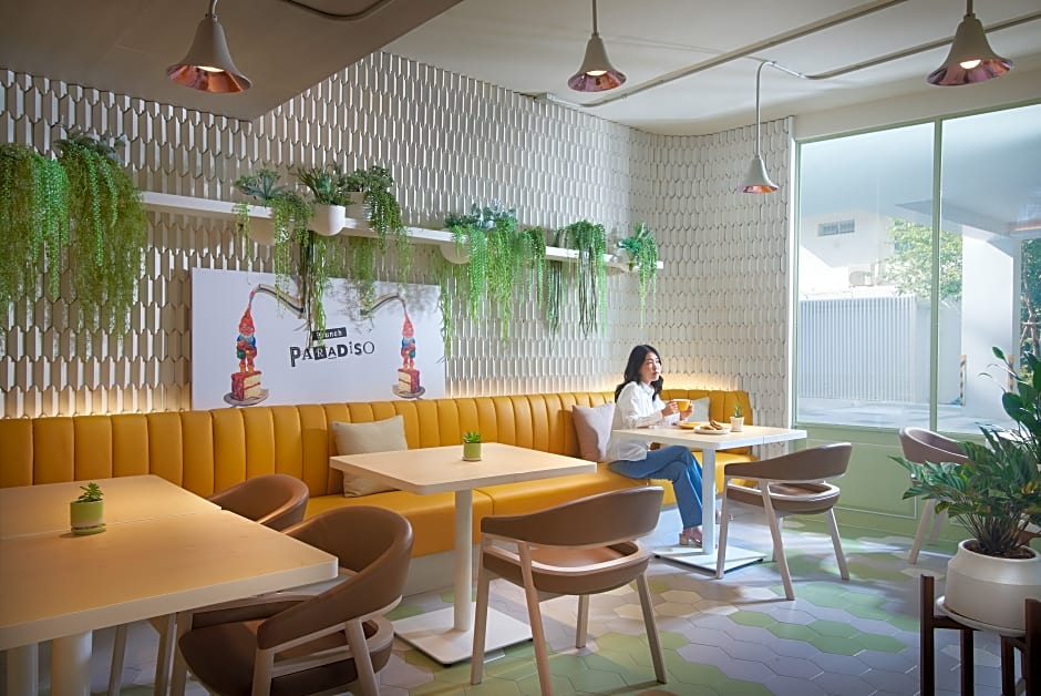 Shama Yen-Akat Bangkok