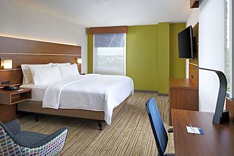 1 King Standard Mobility Accessible Transfer Shower