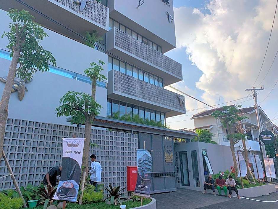 Sans Hotel RG Living Jogja by RedDoorz