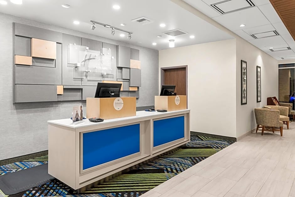 Holiday Inn Express Hotel & Suites Willows