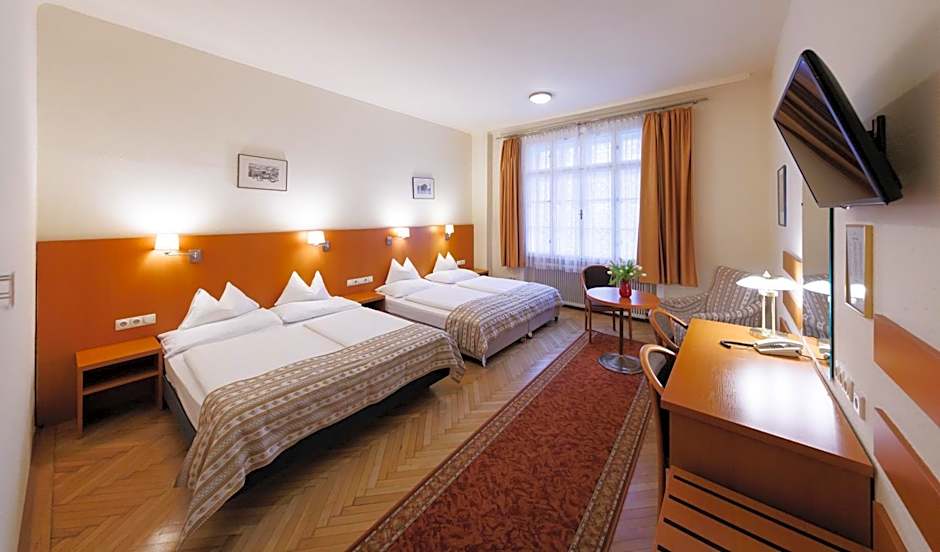 Continental Hotel-Pension