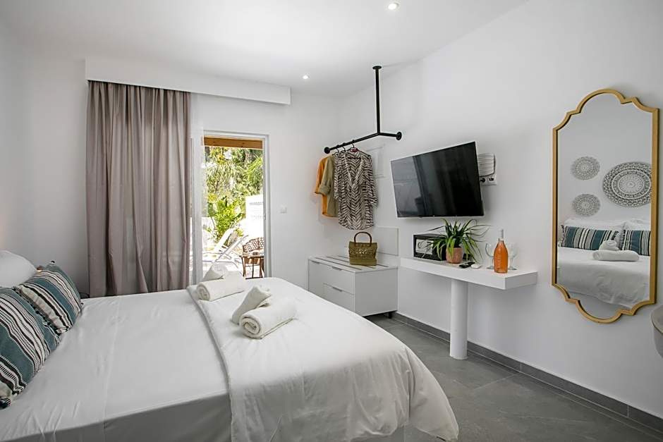 Calma Luxury Studios & Suites