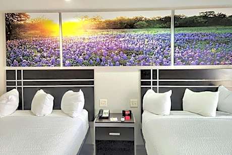 Queen Room with Two Queen Beds - Smoking