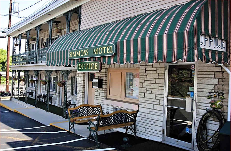 Simmons Motel and Suites