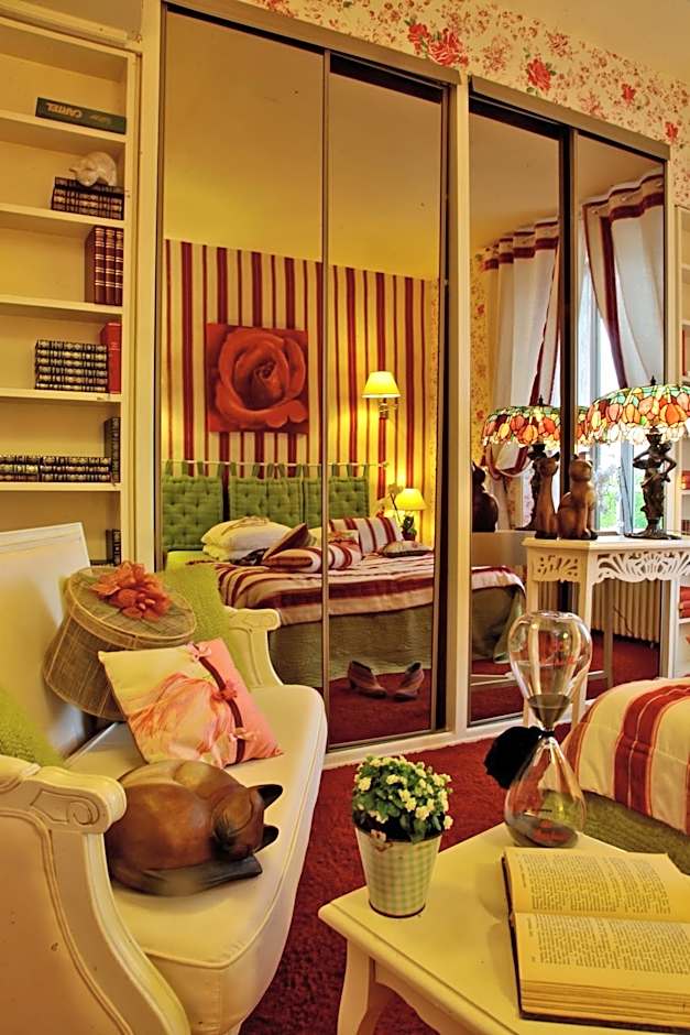 Logis Hôtel Hostellerie Saint-Jacques
