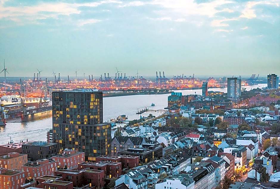 Empire Riverside Hotel