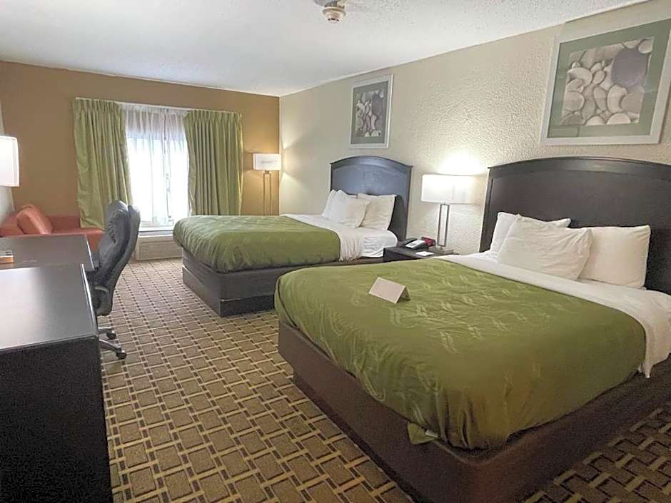 Photo 1 of 1 of 2 Queen Beds, Pool View