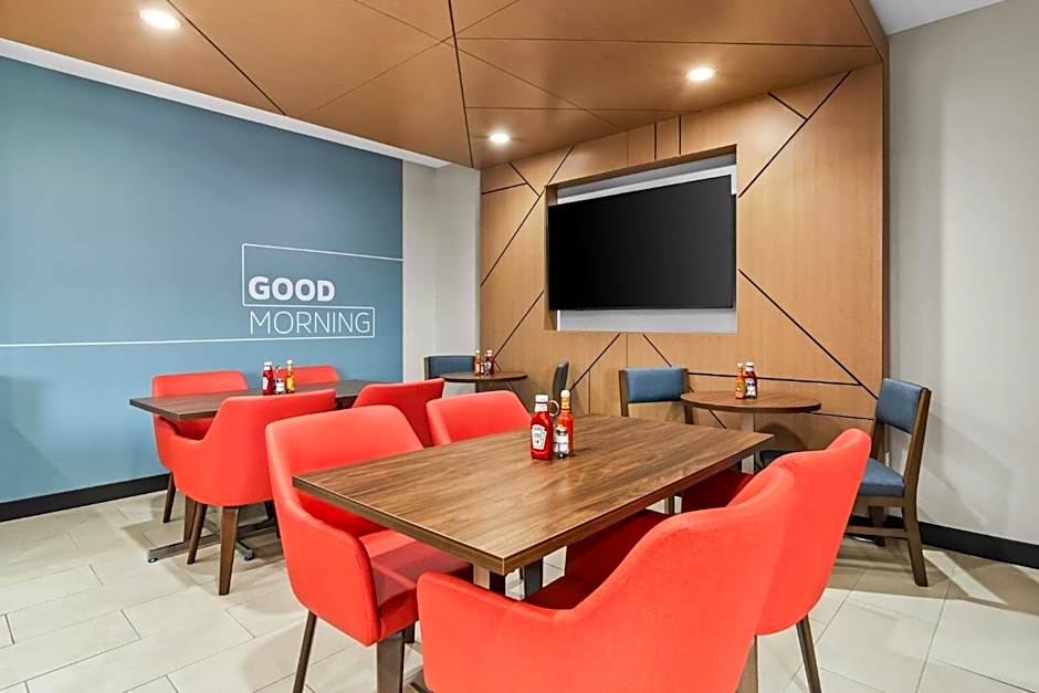 Holiday Inn Express & Suites Joplin Southeast by IHG