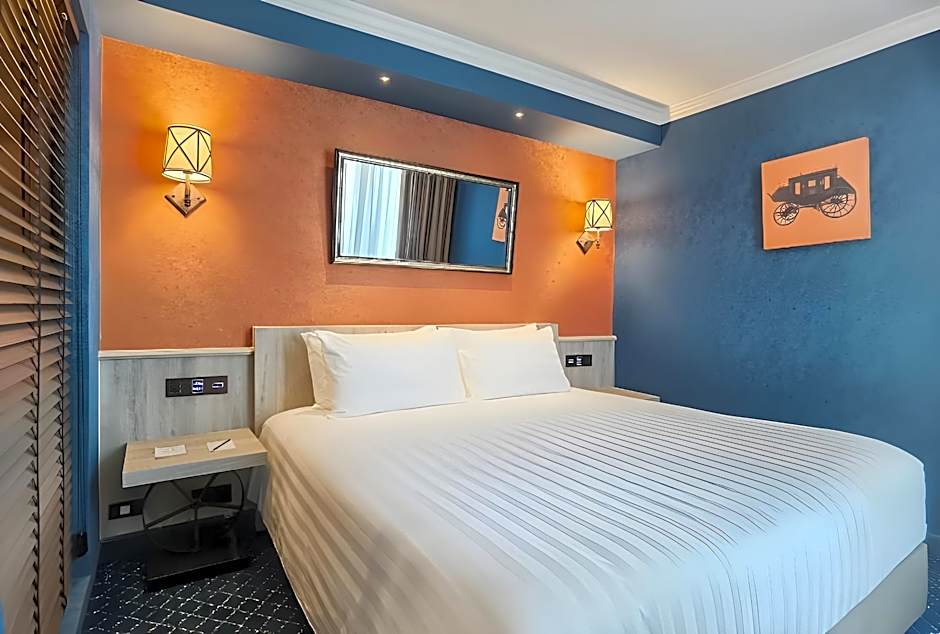 The Coach Hotel Sukhumvit