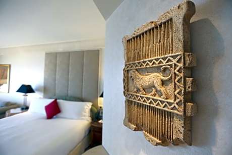 1 King Bed Premium Pool Sea View